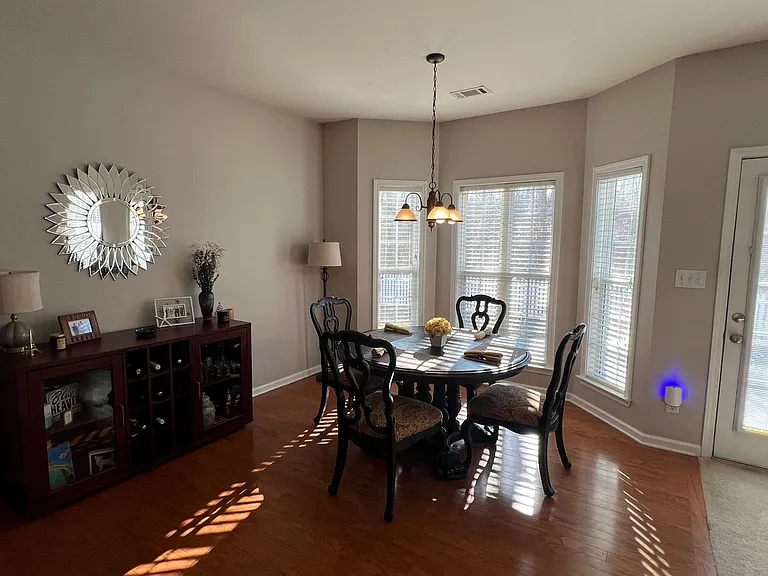 127 Tilton Dr — Photo 4