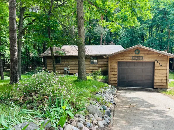 8670 Mohawk Ct, Stanwood, MI 49346