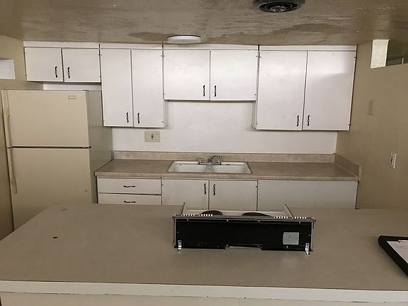 2nd image of 1676 Riviera Dr