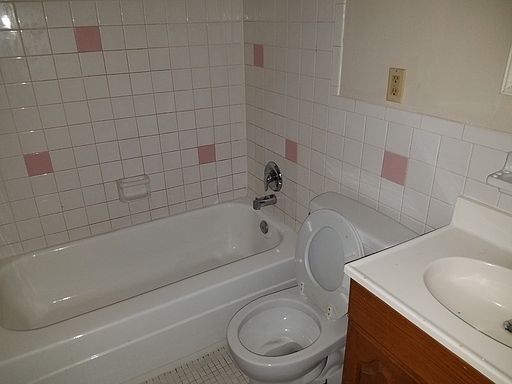 4th image of 4236 Virginia Ave APT 6