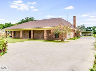 1210 S Henry St, Abbeville, LA 70510