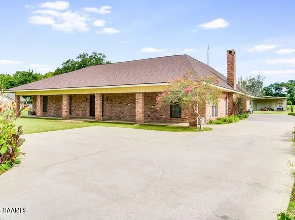 1210 S Henry St, Abbeville, LA 70510