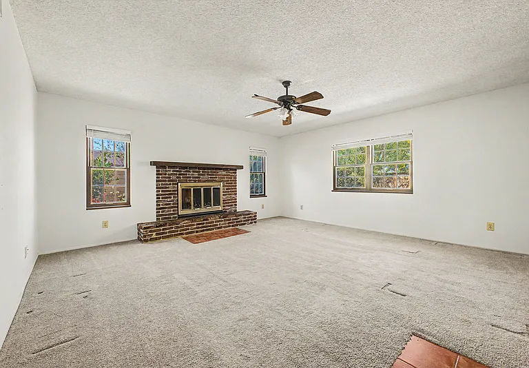 2822 E Willow Ave — Photo 10