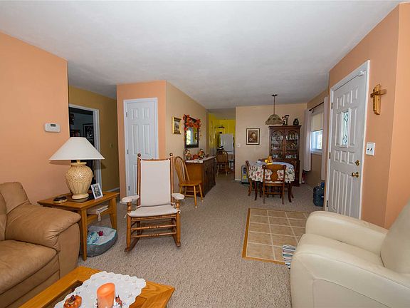 2nd image of 20 Strum St