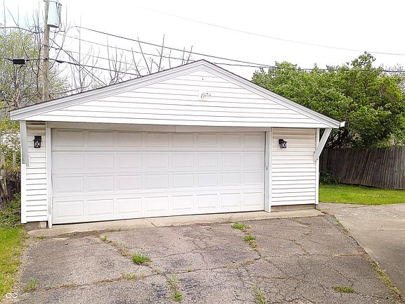 3rd image of 5438 E 20th St