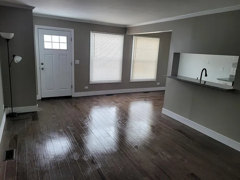 Entrance / Living Room