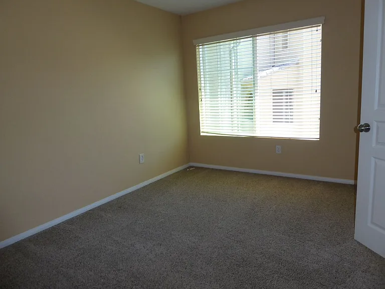 705 Hatfield Dr — Photo 17