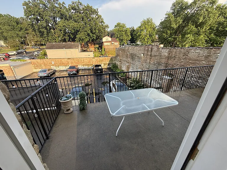 105 E 11th St #109 — Photo 30