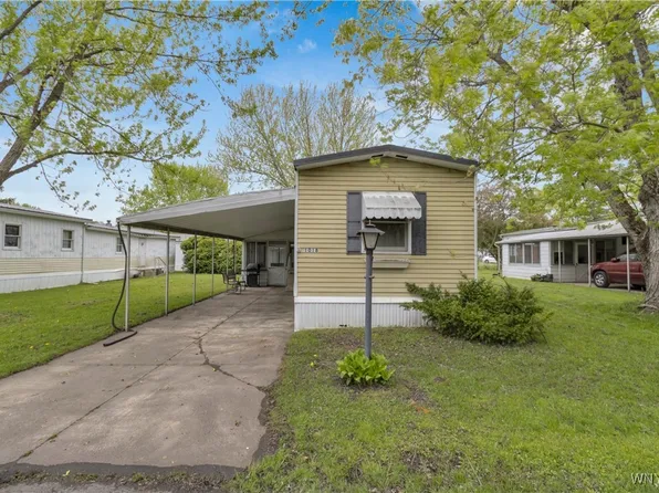1018 Wish Cir, East Aurora, NY 14052