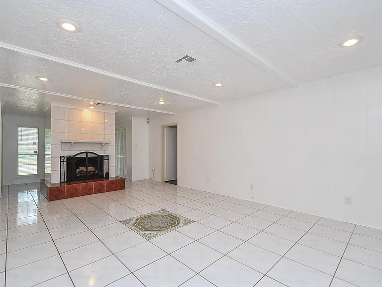 7714 Eichler Dr — Photo 9