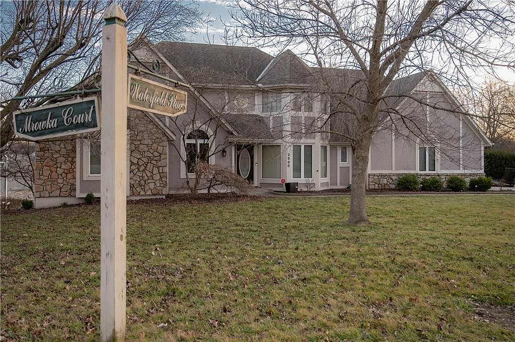 2000 NE Waterfield Pl, Blue Springs, MO 64014 Zillow