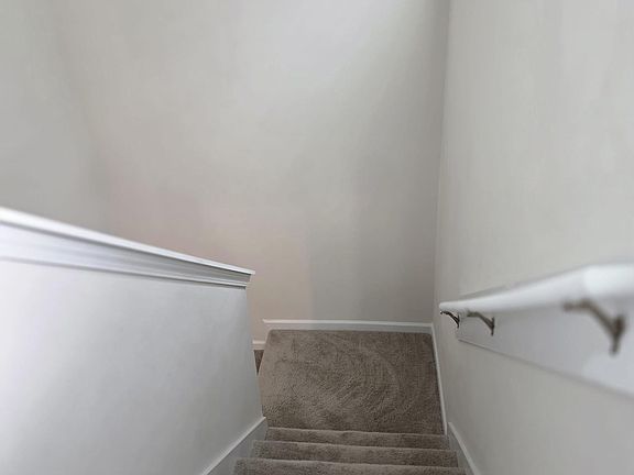 5th image of 824 Old Angus Ln
