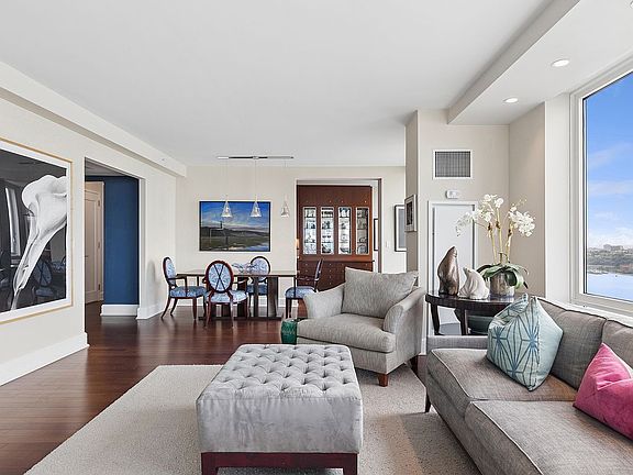 3rd image of 60 Riverside Blvd APT 3101