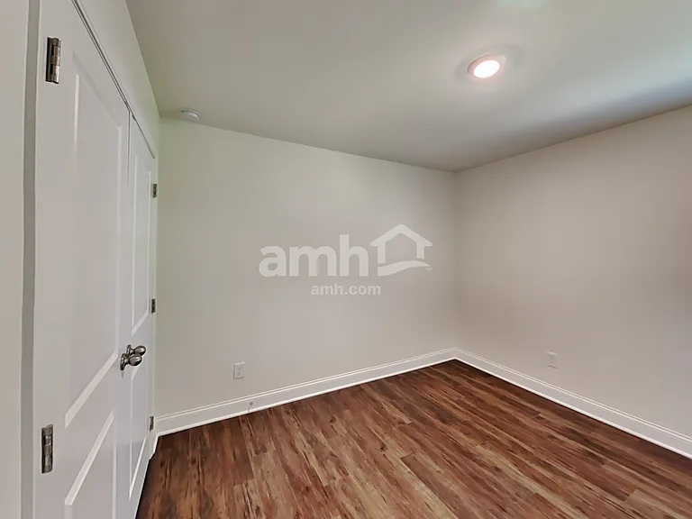 2072 Windsor Park Ave — Photo 29