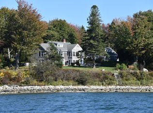 31 Apple Tree Point Ln, Brooklin, ME 04616