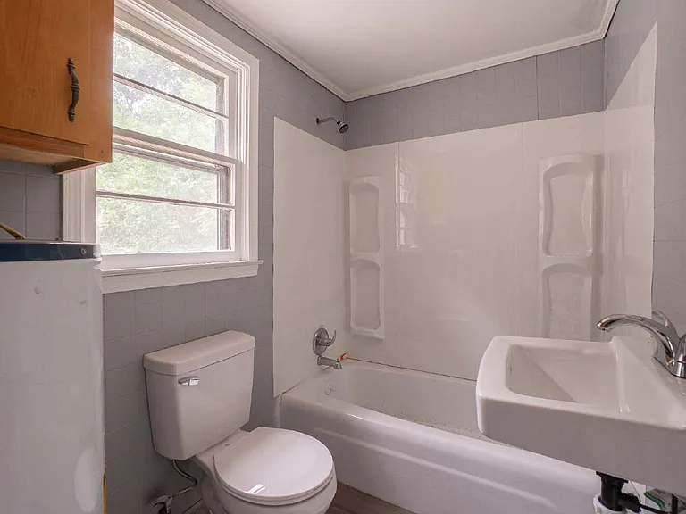 5570 Keith Rd — Photo 17