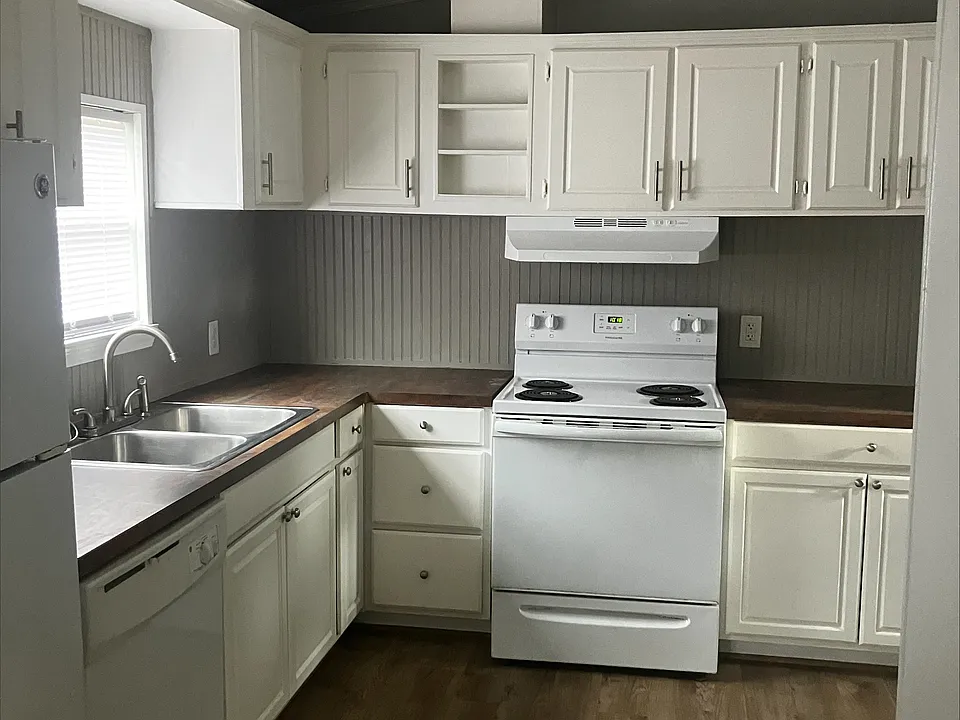 200 Raider Ln #11
