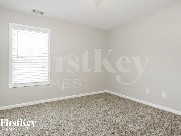 117 Lenore Way — Photo 13