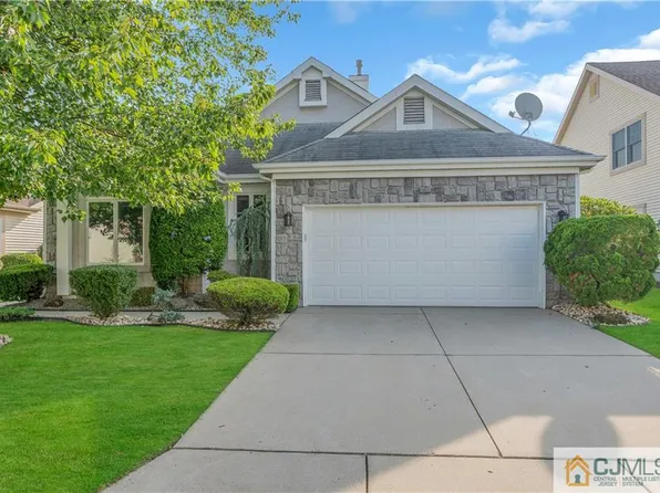 45 Harwood Rd, Monroe Township, NJ 08831