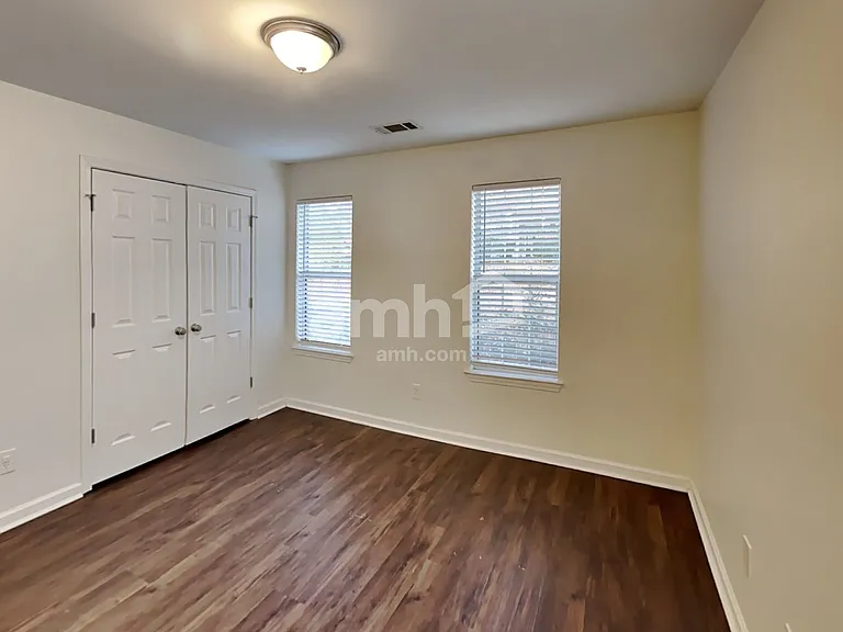 408 Fairlawn Dr — Photo 14