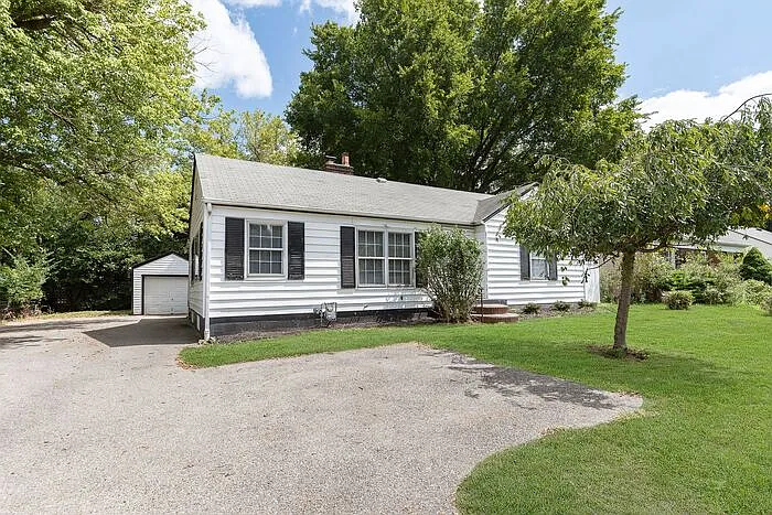 2 bed, 2.0 bath, 1352 sqft, $1,675 — Photo 2
