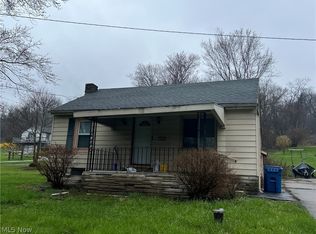6944 E Wood St, Lowellville, OH 44436