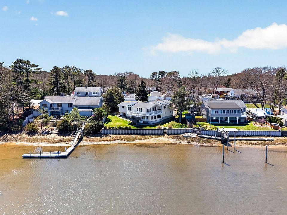 1st image of 63 Edgewater Dr