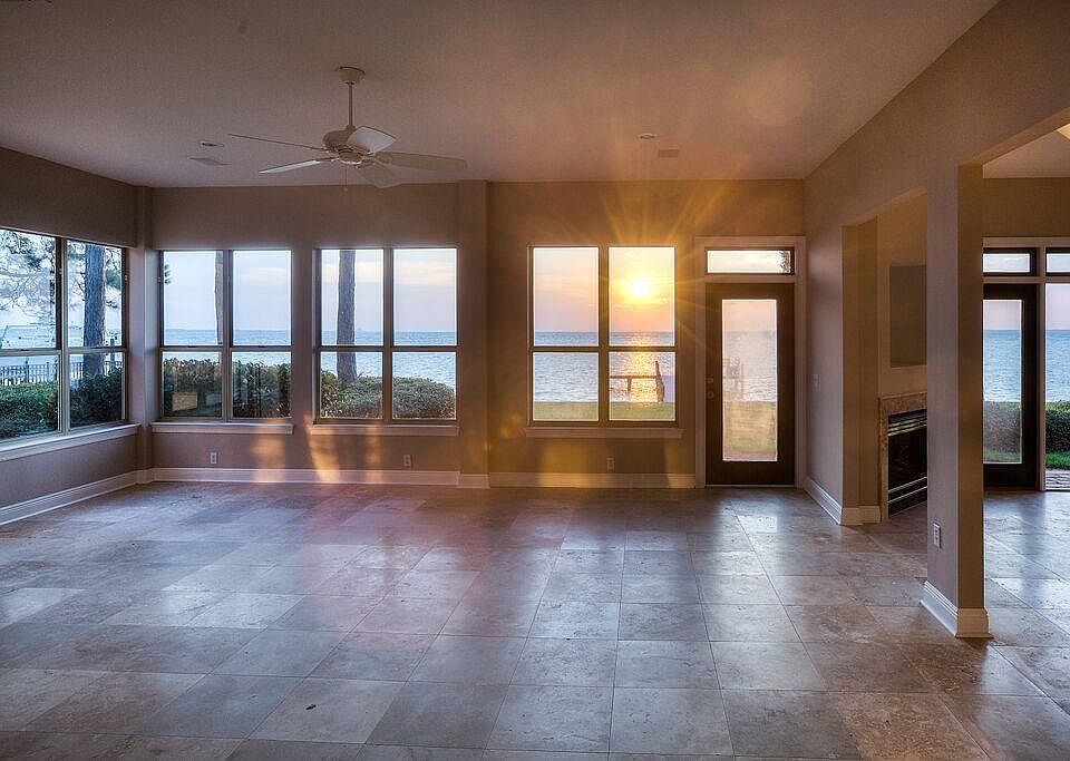1st image of 3220 Bay Estates Cir