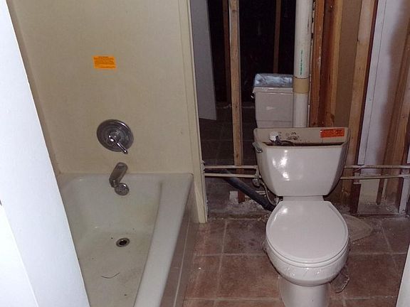 5th image of 8003 Clearview Dr