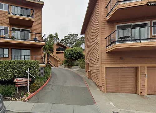 130 Stanford Way Photo 1