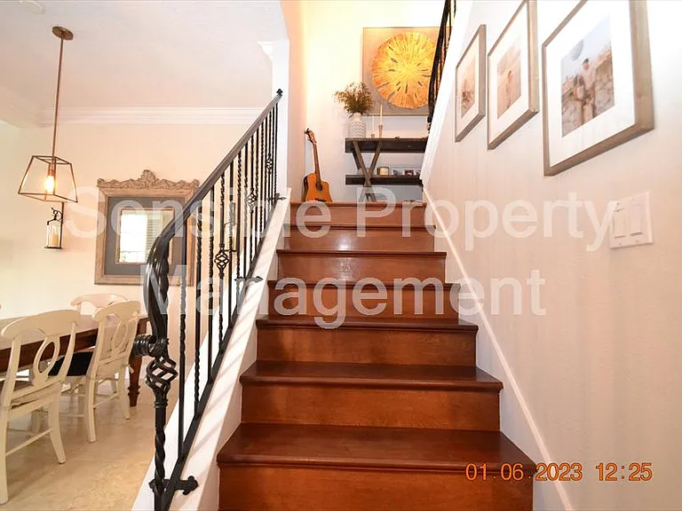 2405 Victoria Gardens Ln — Photo 25