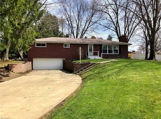 441 Oakpark St NW, North Canton, OH 44720