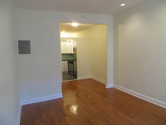 Rented by Performing Assets Corp | media 35