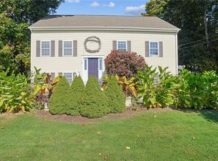 21 Orchard Ave, Narragansett, RI 02882