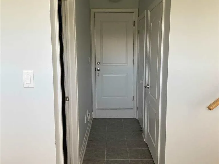 8 McClarys Way — Photo 4
