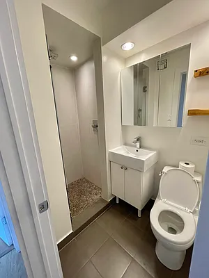 Rented by Olympia House Delaware LP | media 162