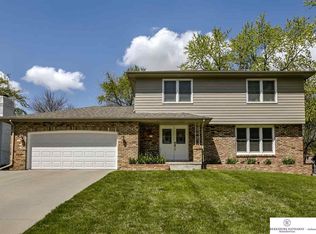 9812 Taylor St, Omaha, NE 68134