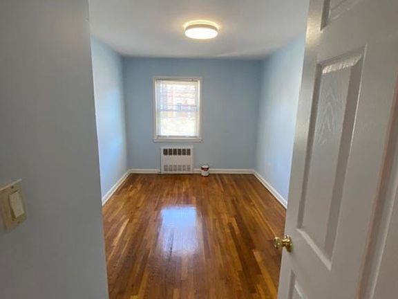 5th image of 6111 76th St #1
