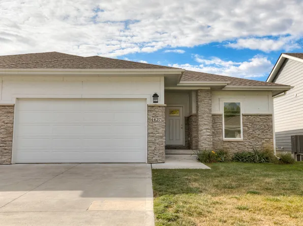 4427 Lower Beaver Rd, Des Moines, IA 50310