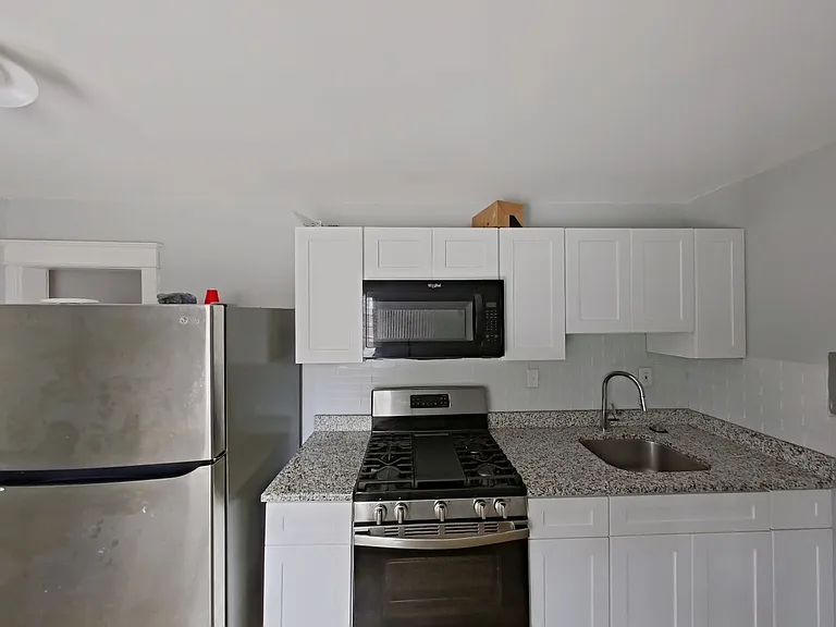 1602 E Duval St — Photo 4