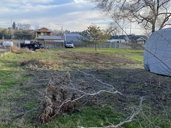 1420 N 3rd Ave, Caldwell, ID 83605