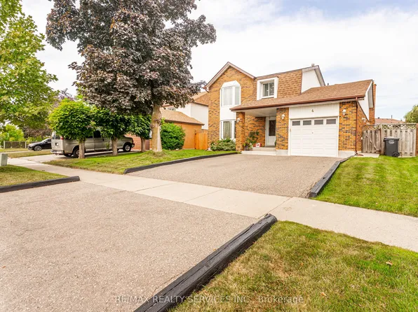 4 Markham St, Brampton, ON L6S 2X7