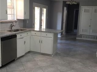 401 Martin Ln, Euless, TX 76040