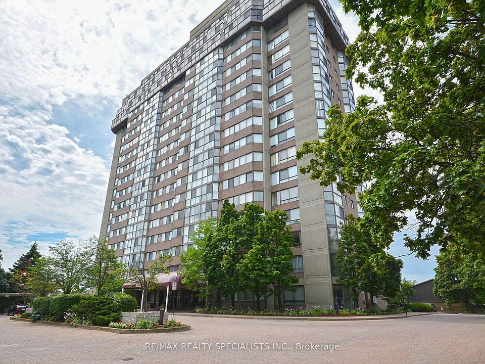 1st image of 880 Dundas St W #1002