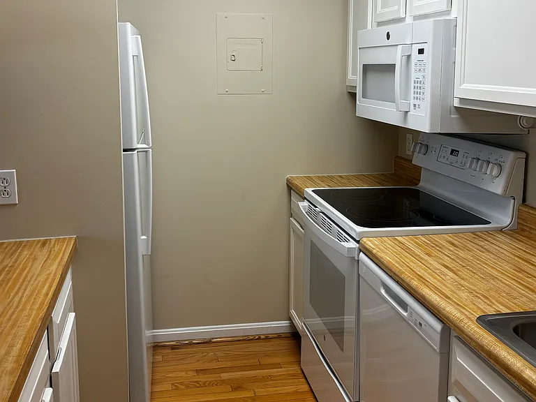 2007 O St NW #203 — Photo 5