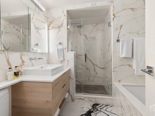 650 Park Avenue 7D image 10 of 11