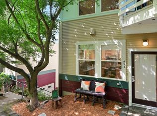 800 Hiawatha Pl S #828, Seattle, WA 98144