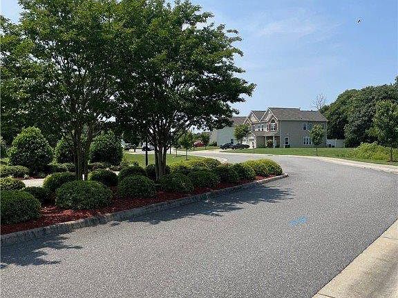 3rd image of 7558 Villa Ct