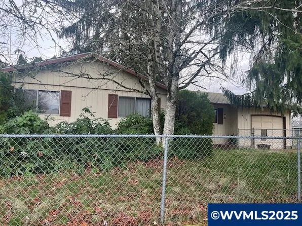 4122 Vickie Ct, Hubbard, OR 97032