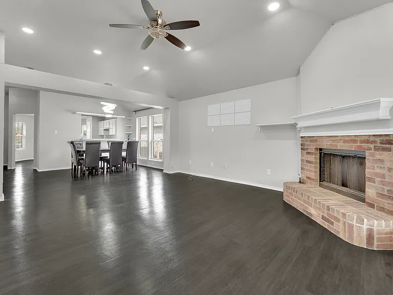 930 Timber Oaks Ln — Photo 4